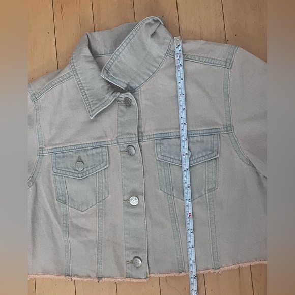 Cropped short sleeve denim jacket - Picture 3 of 5